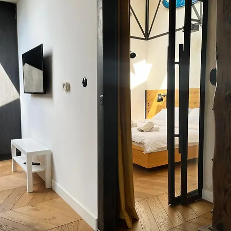 Apartament For 3 Near The Vistula Boulevard, Old Cracow Kraków